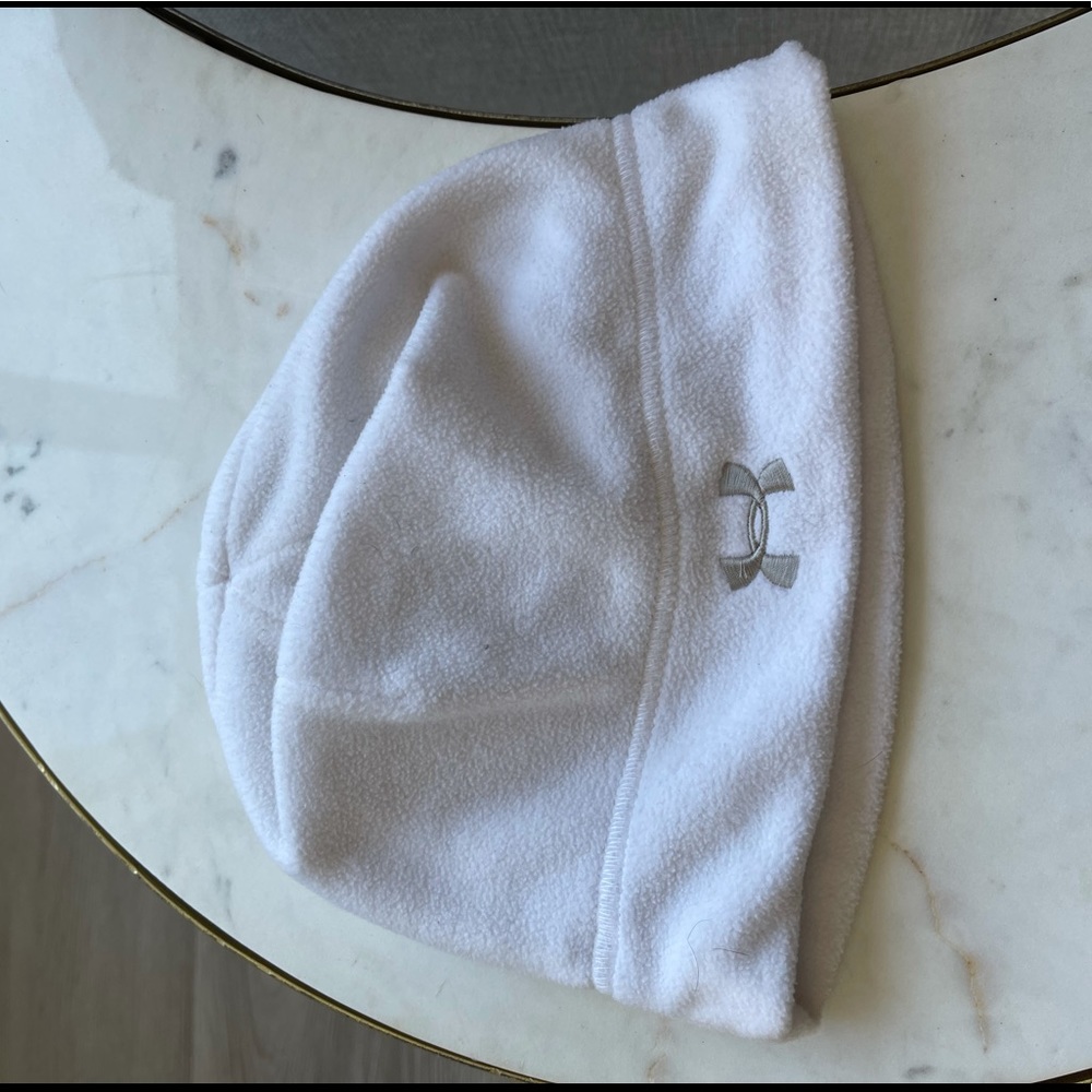 Under armor women’s winter hat ski hat